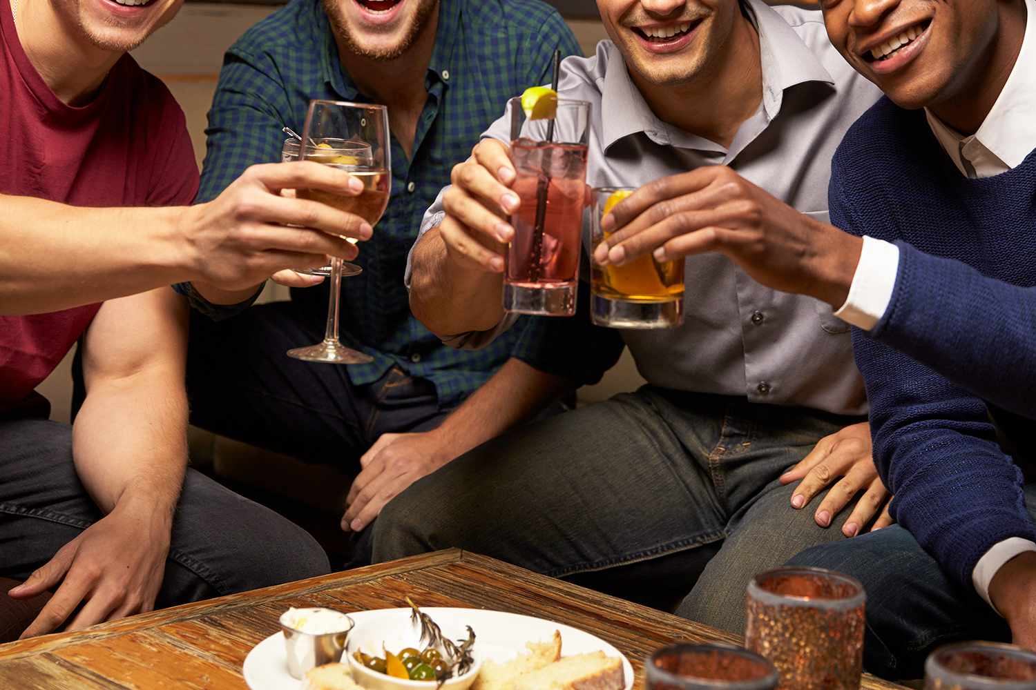 Bride ‘Freaks Out’ Because Groom Tries to Book Her SisterinLaw to(00)