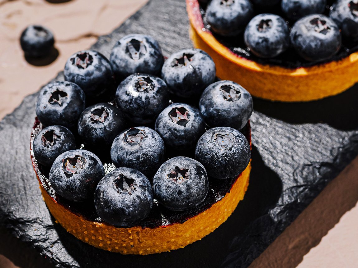 Knusprige Heidelbeer-Tartelettes mit feiner Vanillecreme