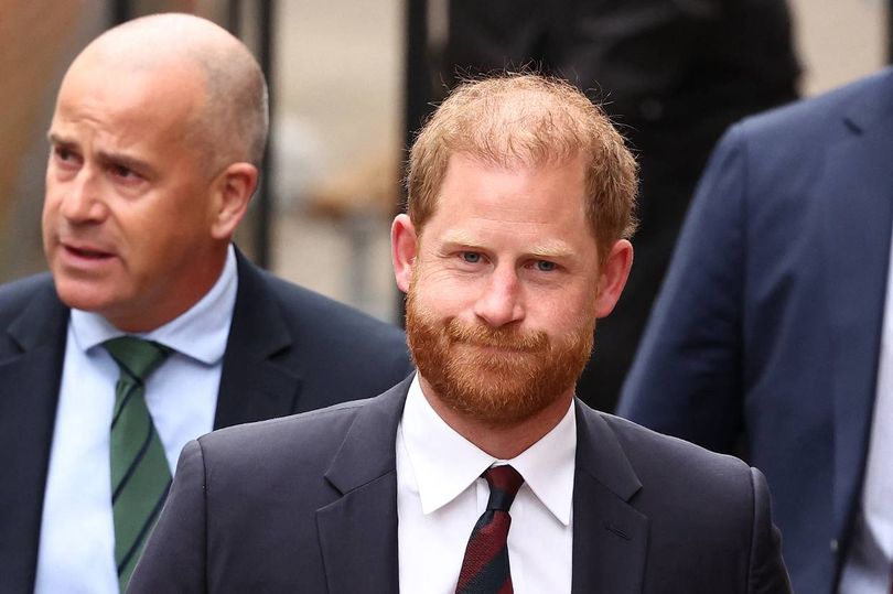 Buckingham Palace breaks silence after Prince Harry's bombshell interview(02)