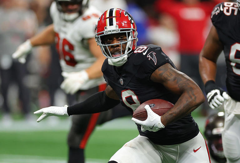 falcons-release-uniform-schedule-for-2025-nfl-season