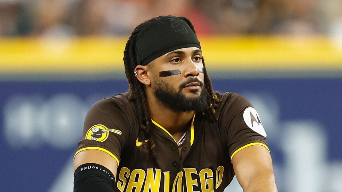 H*u様 (貴重！)【マクファーレン】Fernando Tatis Jr. フィ Padres' Fernando Tatis Jr. wins NL Platinum Glove Award - East