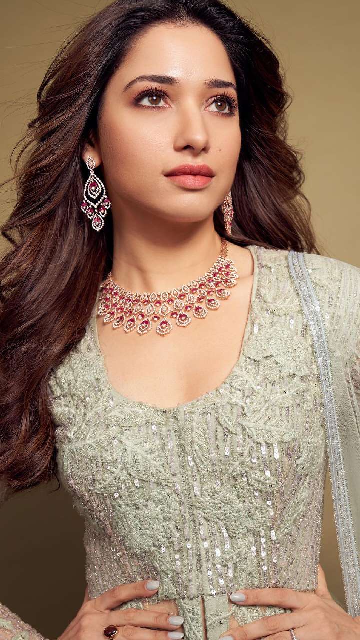 Anil Kapoor, Sonam, Arjun Join Family For Nirmal Kapoor’s Final Rites