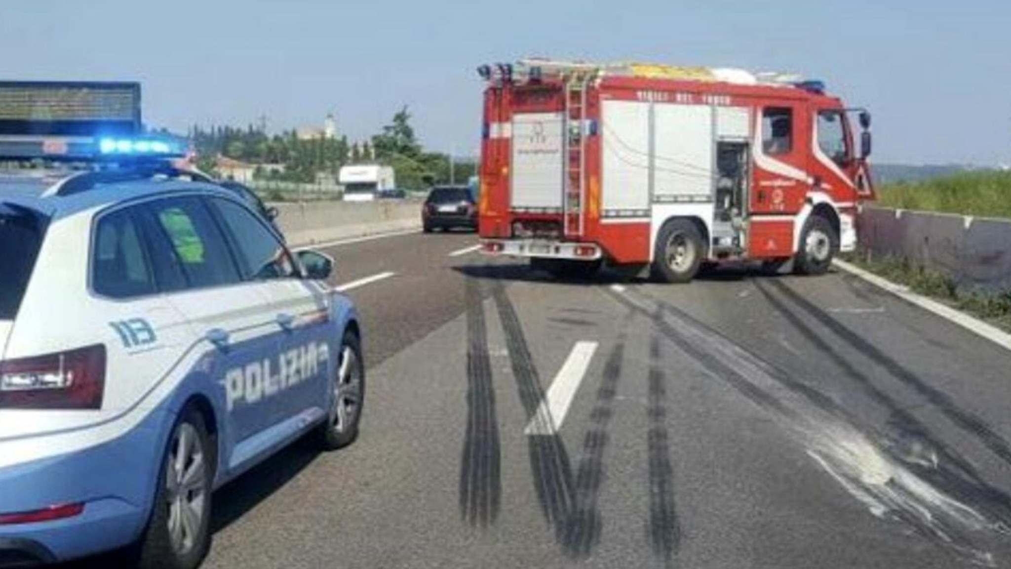 Incidente stradale: scontro tra un camion e un'auto in A1 a Frosinone ...