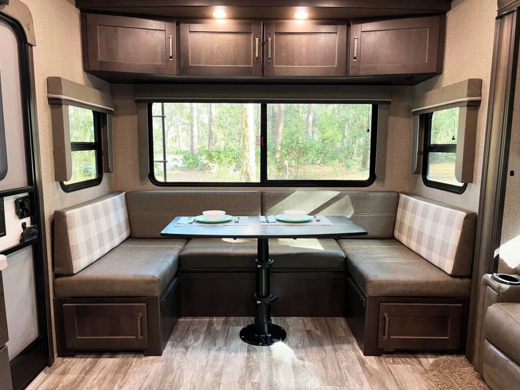 This Woman's RV Lifestyle Surprisingly Has Us Green With Envy
