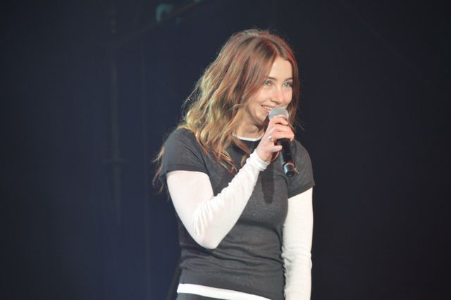 ONE PIECE」ナミ役エミリー・ラッド、麦わら帽子姿もかわいい！「大阪