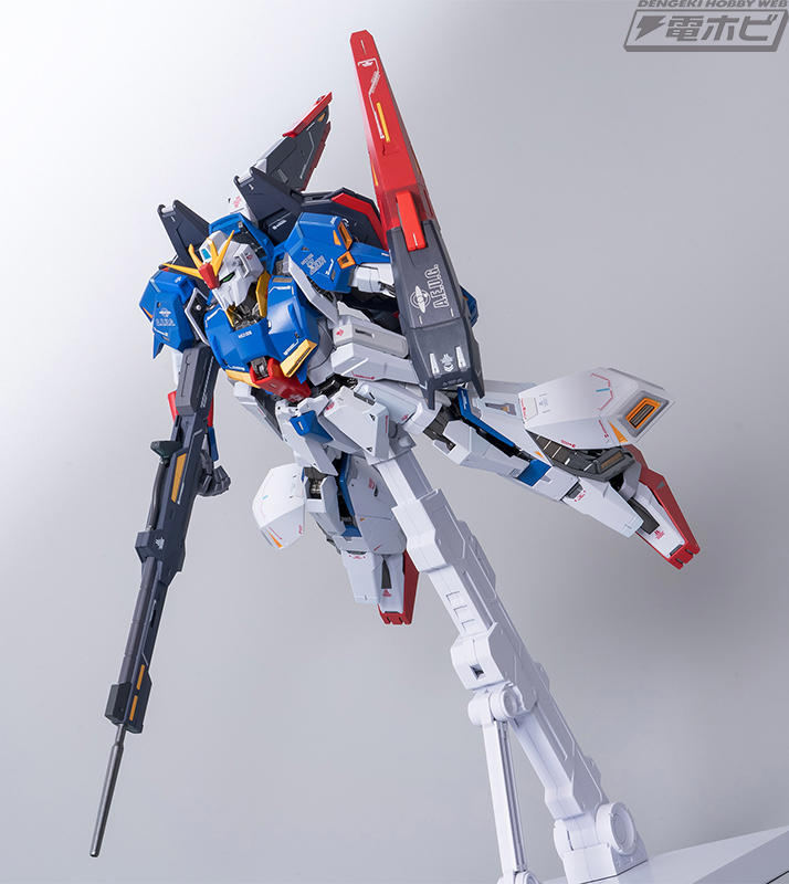完成品トイの最高峰が、可変モビルスーツの最高峰を“新訳”！『機動