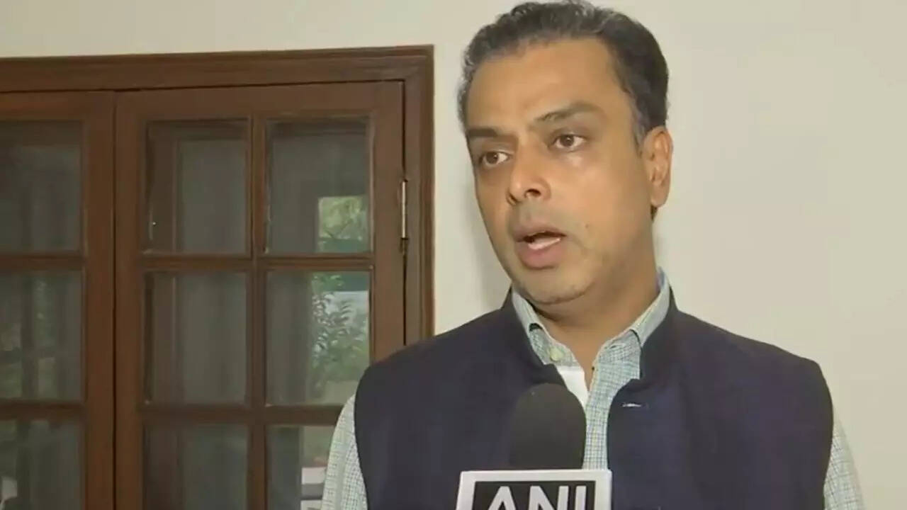 'While bullets flew in Pahalgam, they were vacationing in Europe': Shiv Sena MP Milind Deora hits out at Thackerays