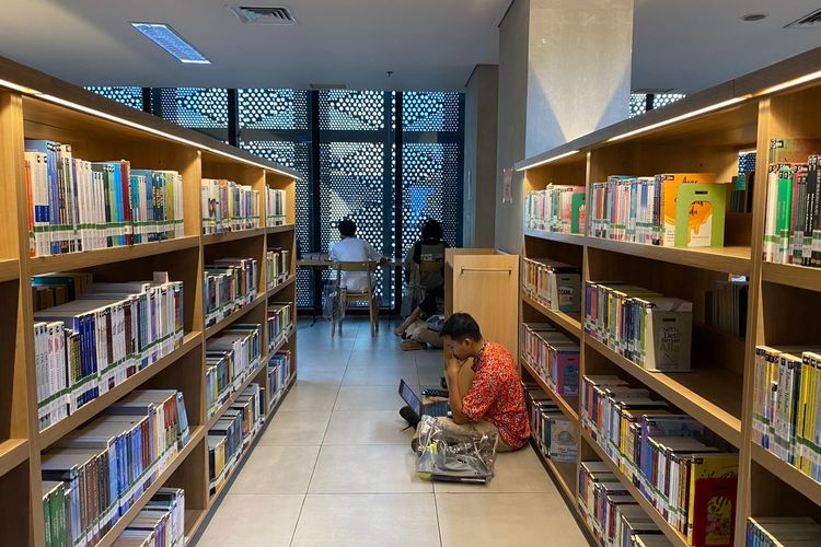 Gen Z Tidak Suka Baca? Fakta Terungkap dari Perpustakaan Jakarta