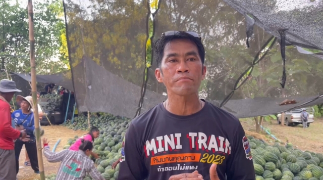 ชาวสวนกุมขมับ! แตงโมเหลือโลละบาท ขายไม่ออกกว่า 100 ตัน