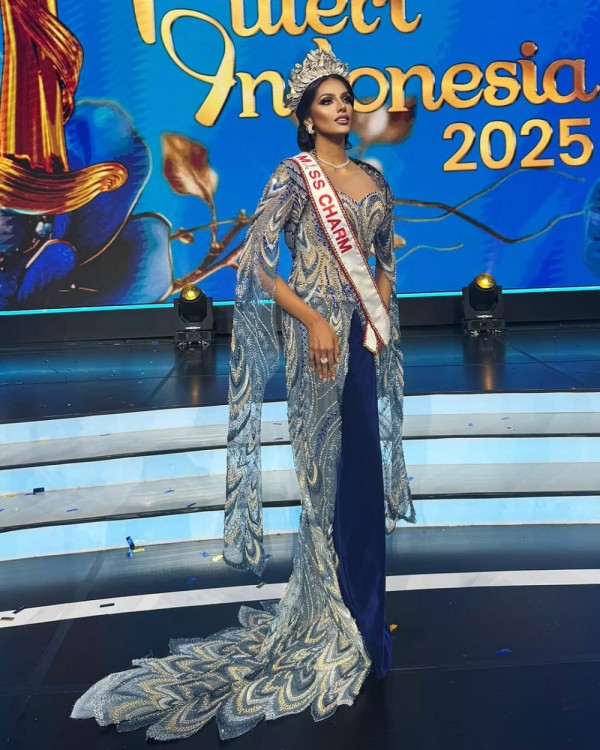 7 Gambar Memukau Rashmita Rasindran dalam Acara Grand Final Puteri Indonesia 2025