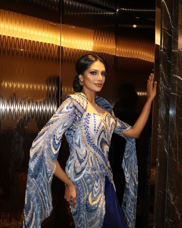 7 Gambar Memukau Rashmita Rasindran dalam Acara Grand Final Puteri Indonesia 2025