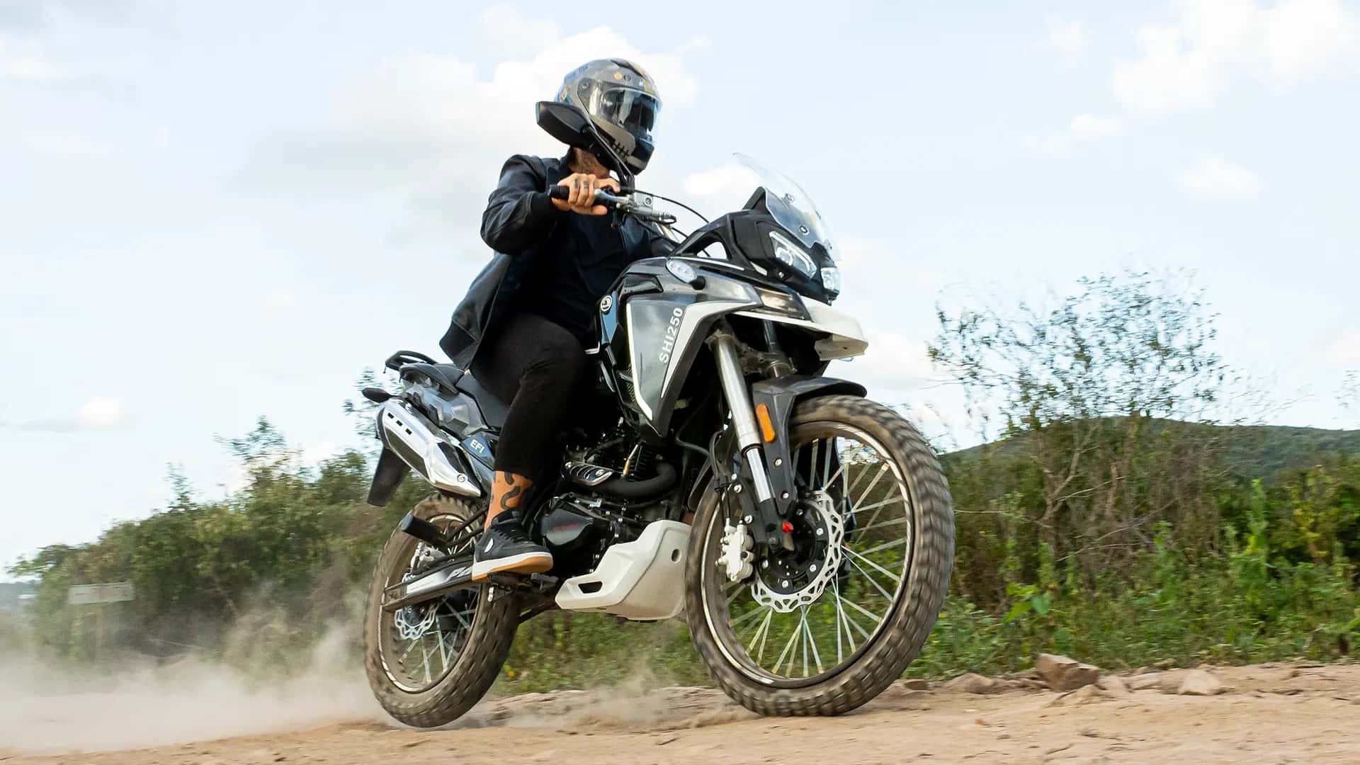 Shineray lança nova moto 250 rival de Lander e Tornado; veja o preço