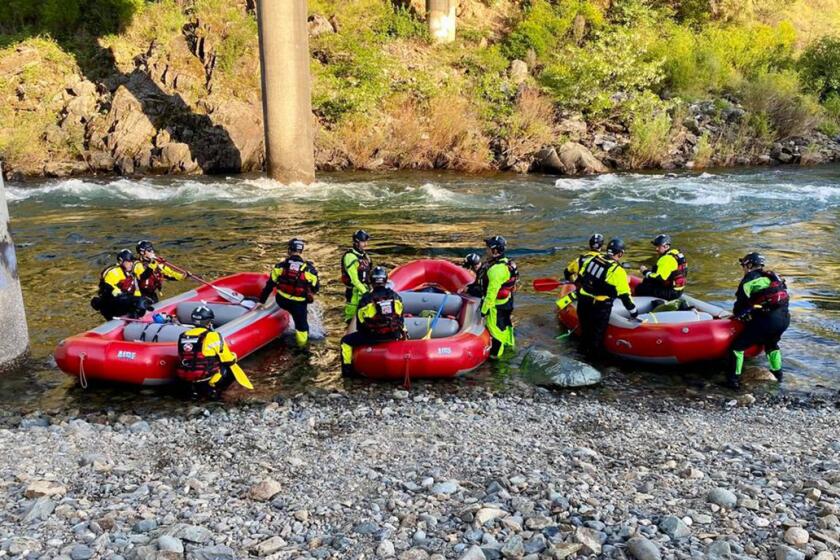 Man remains missing after kayak capsized on the American River