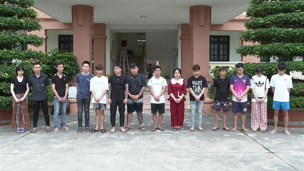 Tiền Phong 10 đối tượng trong đường dây lừa đảo. 1