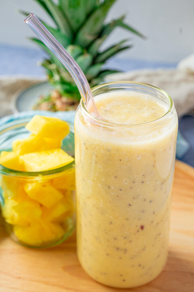 Ananas Smoothie mit Banane und Kokos - mega lecker