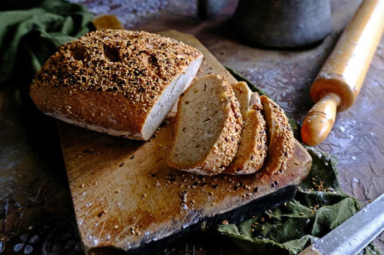 Cardiologist says bread 'can help you lose weight' if it's right type