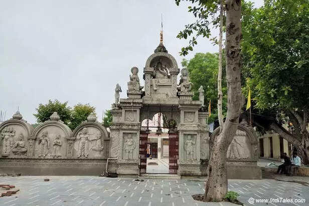 Grand Ravana temple in Bisrakh