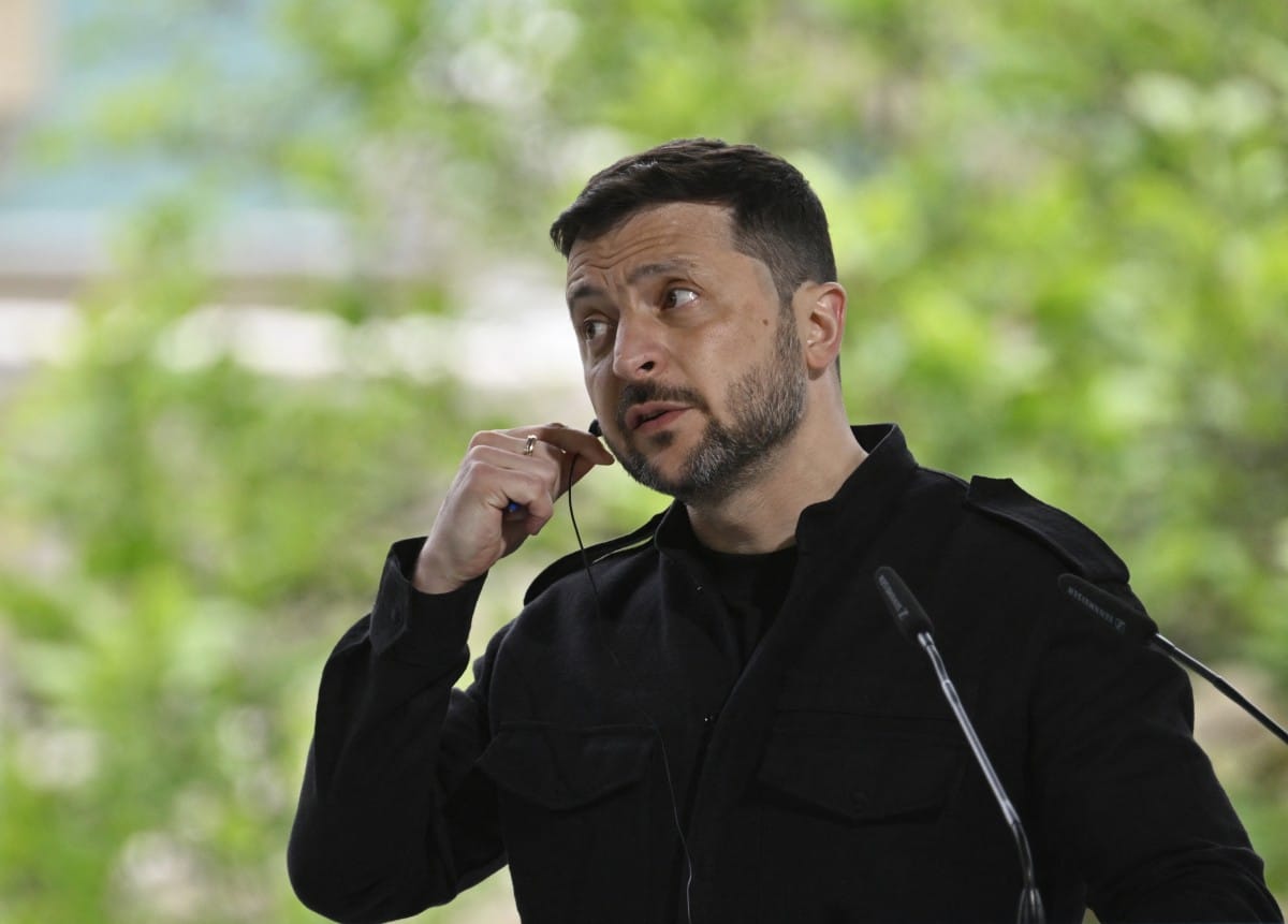 Zelensky invites Pope Leo XIV to Ukraine during first phone call