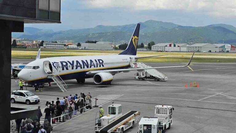 Incidente aereo Ryanair, ecco cosa è successo
