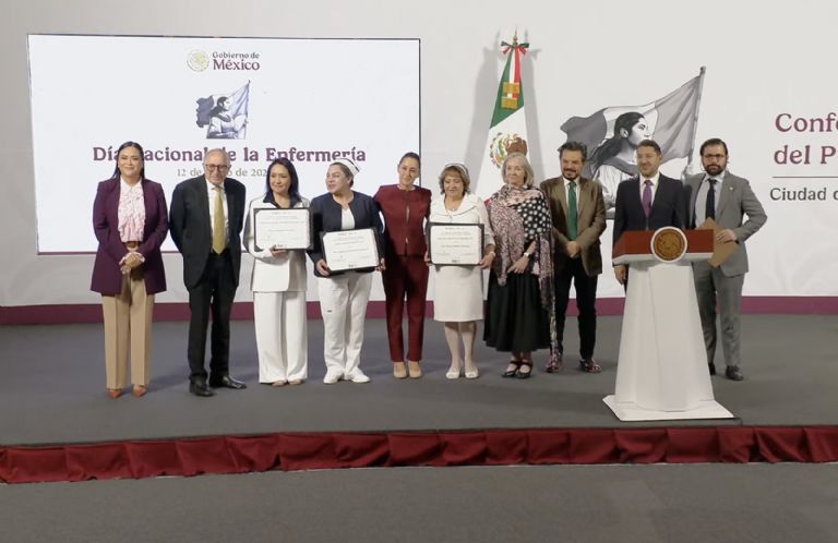 Los galardones fueron entregados por Patricia Elena Clark Peralta, secretaria del Consejo de Salubridad General. Foto: Gobierno de México