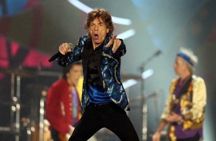 Mick Jagger quase morreu após overdose em 1976, diz nova biografia ...
