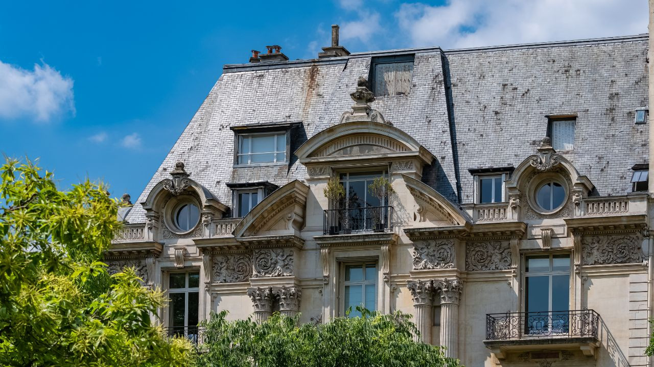 Laurent Lafitte : "10.407 € le mètre carré", à quoi ressemble son  appartement à Paris ?