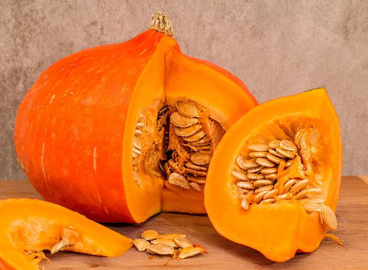 Jangan Dibuang Dulu! Biji Labu Kuning Punya Khasiat Ini untuk Para Suami