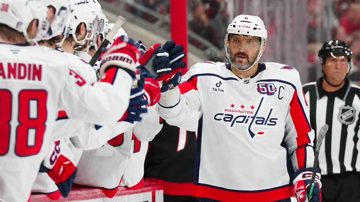 capitals-alex-ovechkin-passes-mario-lemieux-on-all-time-list-in-game-4
