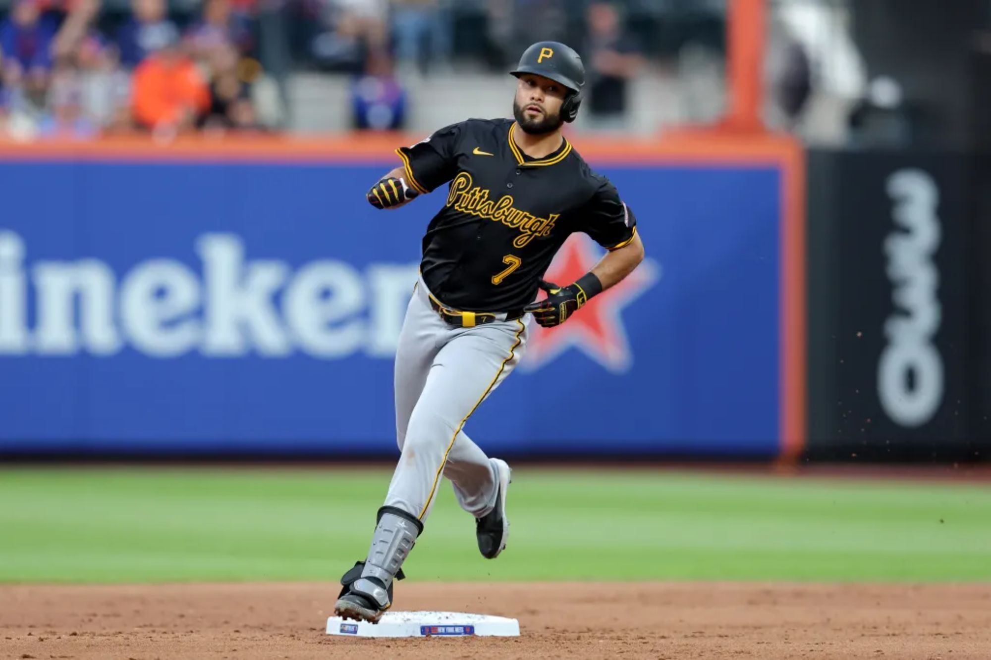 Isiah KinerFalefa meets Ralph Kiner’s son for first time in heartfelt