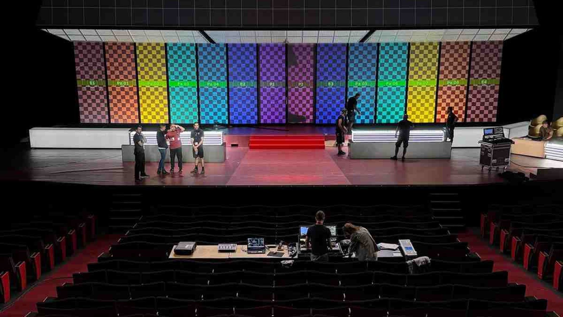 Crocefisso Moderno In Resina E Polvere Di Marmo - Design Unico Artigianale Made Italy 29 Cm