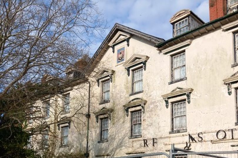 Council agrees £1.5m spend on making crumbling seaside hotel safe