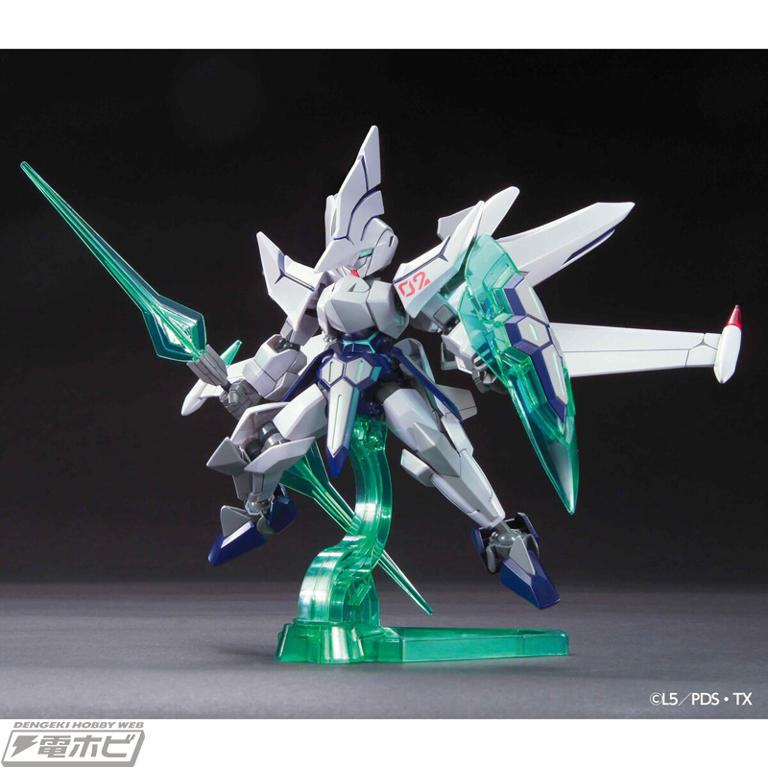 ダンボール戦機W』プラモデル「LBXアキレスD9」と「LBXオーディーンMk