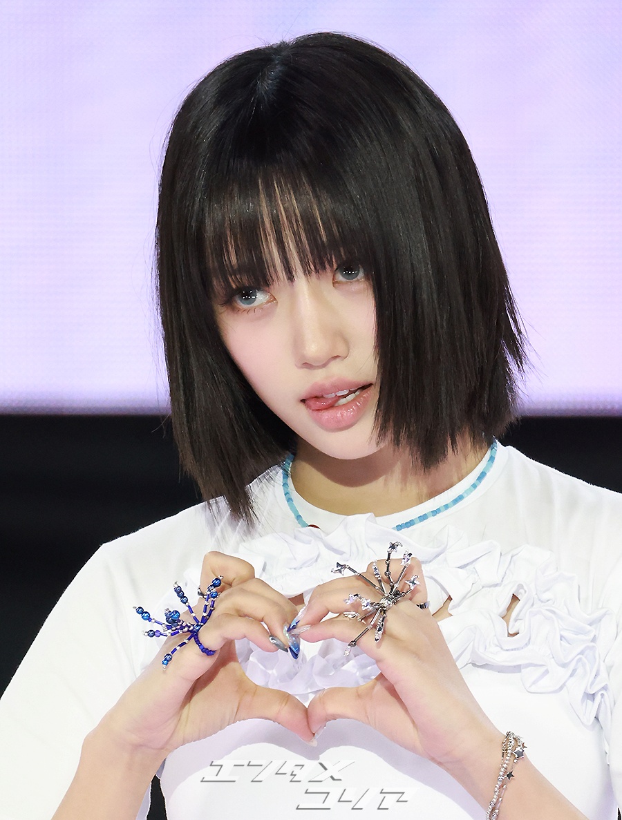 フォト】シックなポーズを取るMEOVVスイン