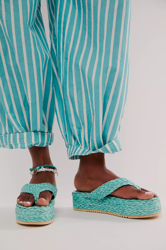 Straw Chic: The Ultimate Raffia Bags & Accessories for a Perfect Holiday