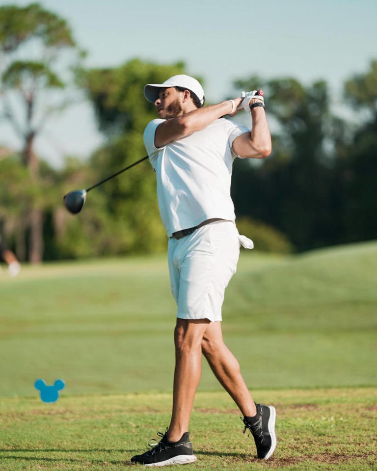 Seth Curry enjoys a round of golf. Photo: @sdotcurry/Instagram