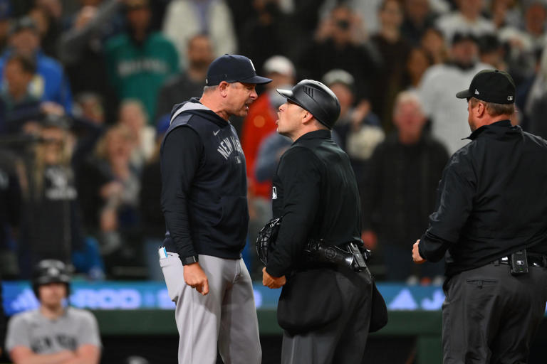 Aaron Boone tossed out in the ninth, Yankees walked off in the 11th at ...