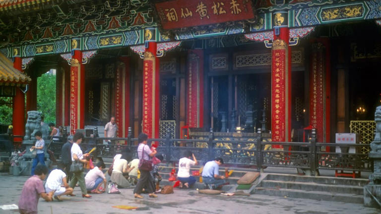 top 10 largest religions in the world (3)