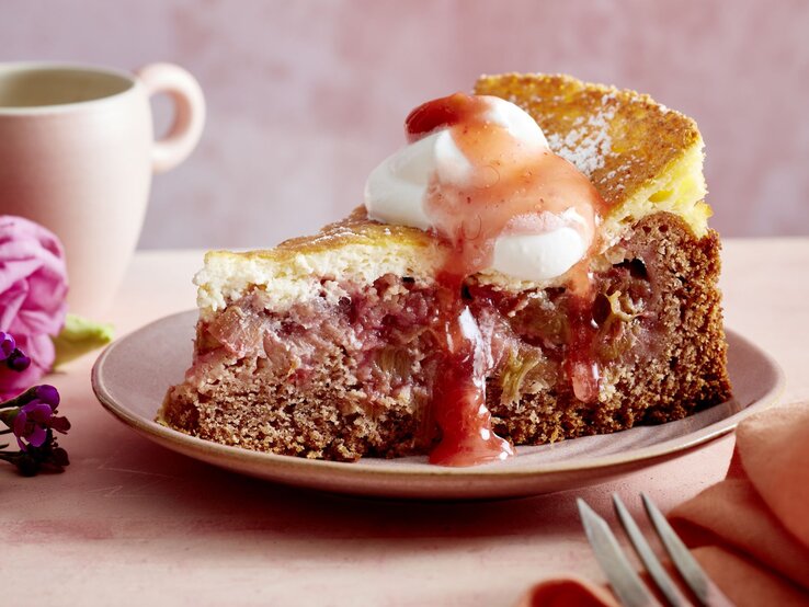 Rhabarber-Torte mit Schmand: Rezept mit Wow-Effekt