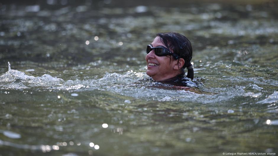 Turistas podrán bañarse en el río Sena de París durante el verano