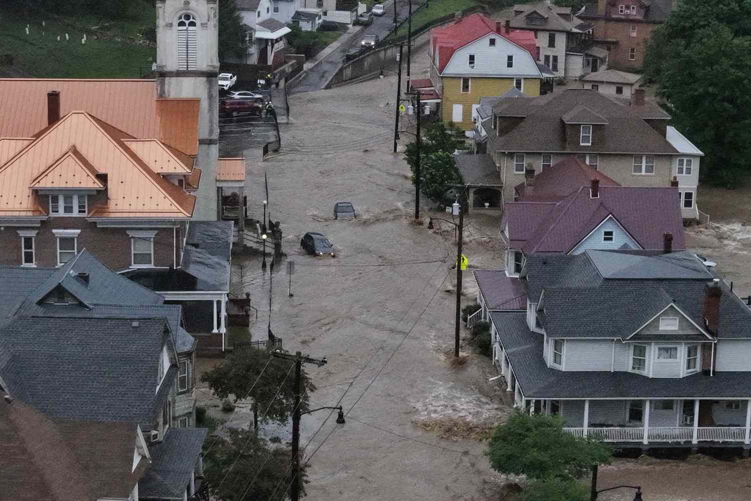 Boy Likely Found Dead After Being Swept Away, 200 Rescued from School(01)