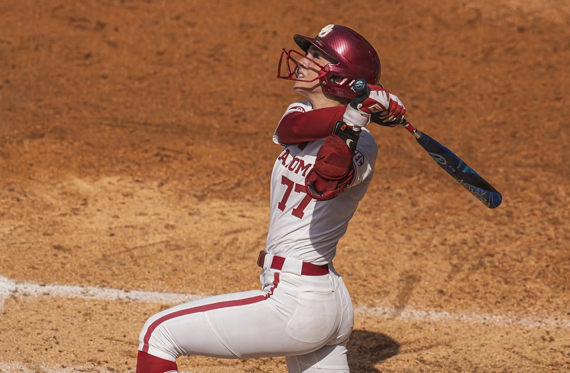 Top teams of the 2025 college women's softball tournament, in photos