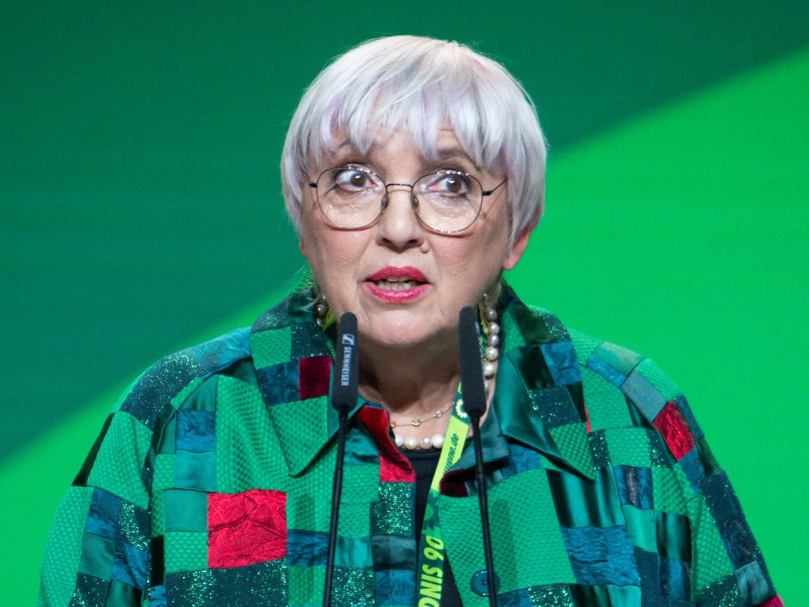 Claudia Roth turns 70: The vibrant Green Party icon