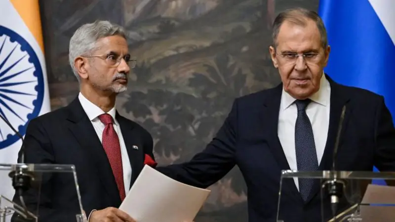 Why did Russia not openly support India in its conflict with Pakistan?