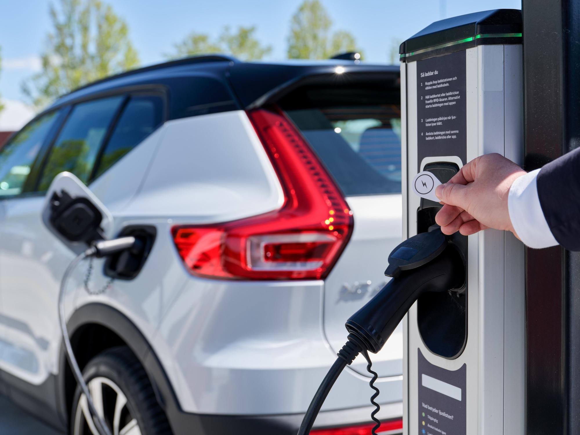 Switching to an electric vehicle in 2025? Local car retailer ...