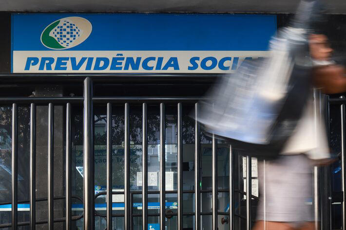 De acordo com o Ministério da Previdência Social (MPS), a antecipação vai injetar R$ 78.268,00 milhões na economia do País Foto: Pedro Kirilos/Estadão