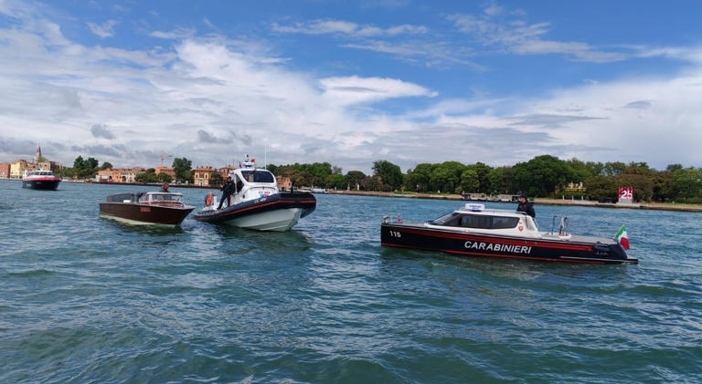 Sequestrate Due Imbarcazioni E Denunciati I Comandanti Per Irregolarità - Foto 6