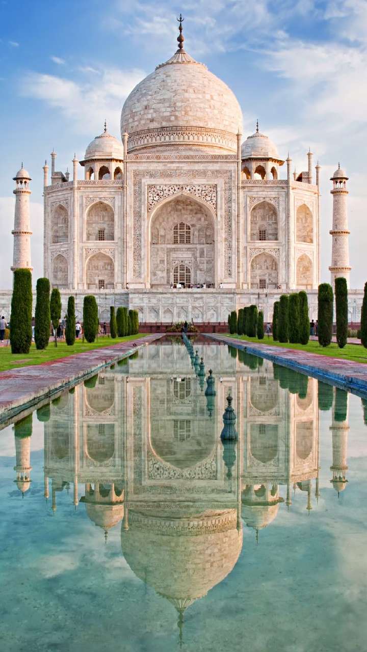 Did You Know: Why Is Shoe Cover Compulsory In The Taj Mahal?