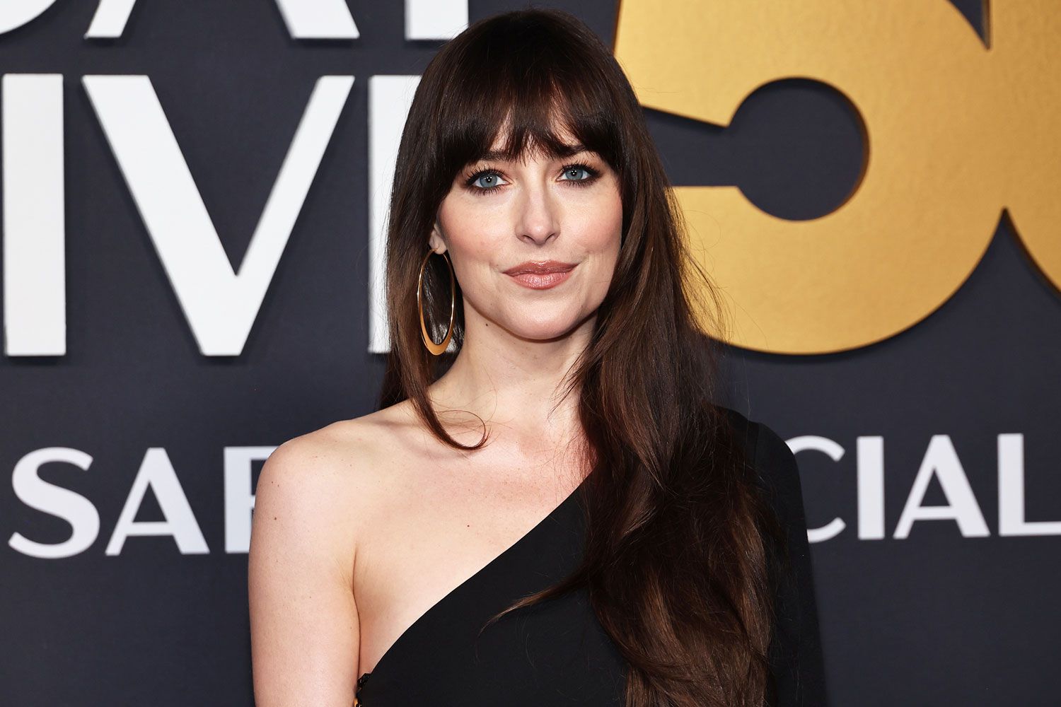 Dakota Johnson Admits She Had to Ask Parents for Help Paying Rent a