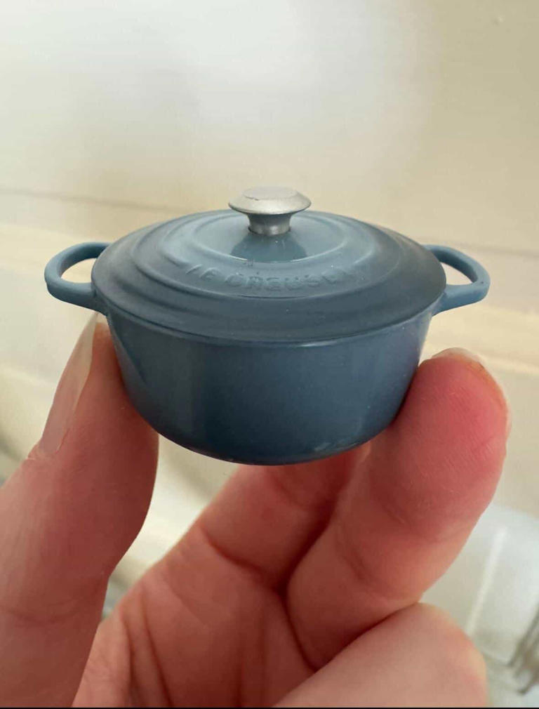 30 Ridiculous Miniature Masterpieces Made By Artists With An Eye For