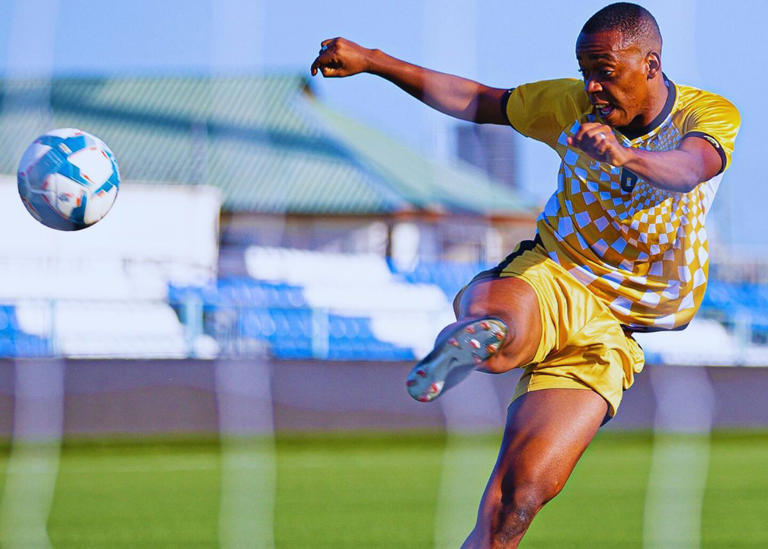 Kaizer Chiefs given a lifeline in Salum pursuit – Transfer